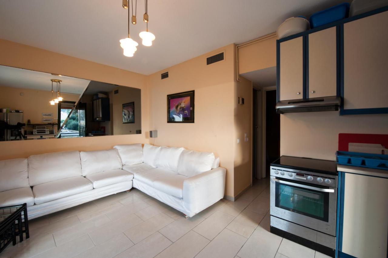 Afroditi Glyfada (Corfu)